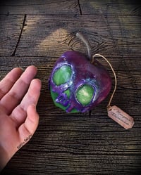 Image 4 of Manzanas envenenadas