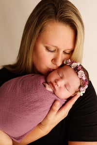 Image 2 of Newborn Session $25 DEPOSIT  // $475 total session fee 