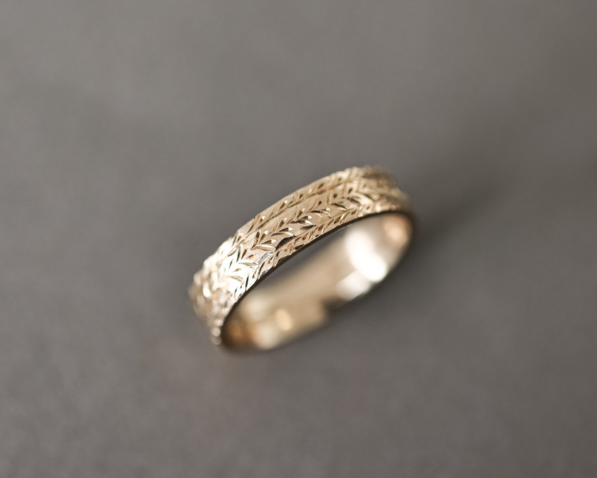 Image of 9ct gold 5mm flat court herringbone ring