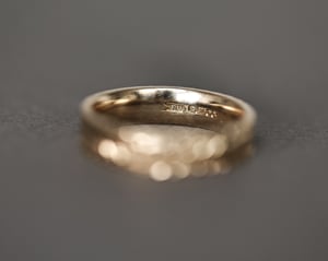 Image of 9ct gold 5mm flat court herringbone ring
