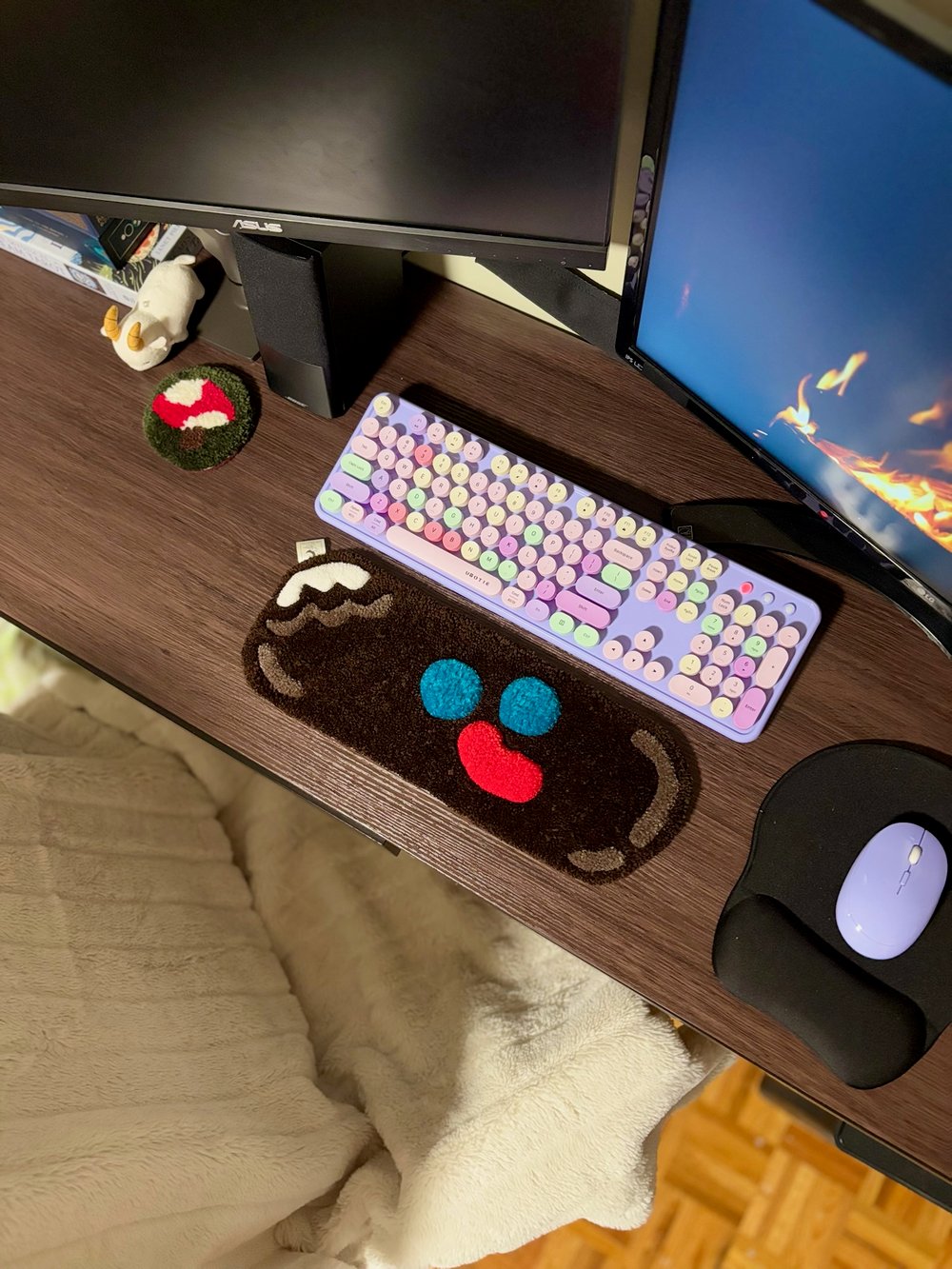 Image of Paleta Payaso Desk Rug