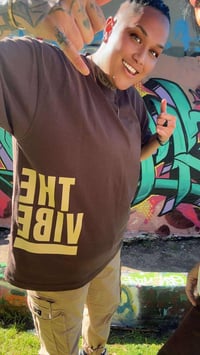 Image 1 of OVERSIZE TEE - BROWN  / CREAM