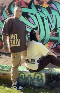 Image 3 of OVERSIZE TEE - BROWN  / CREAM