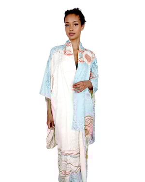 Image of Silke kimono dame - lyseblå - hvid  med blomster og bånd