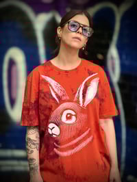 Image 1 of T-Shirt Crimson Flames – “Resistencia” –  Unique & Hand-Dyed