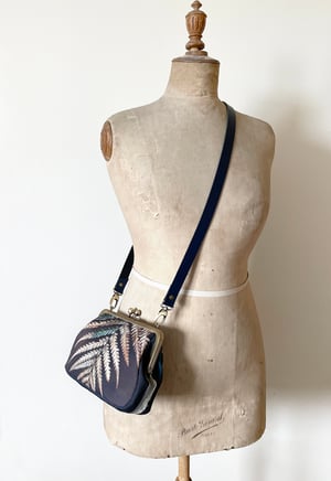 Image of Fern, clutch/shoulder bag - roomier size