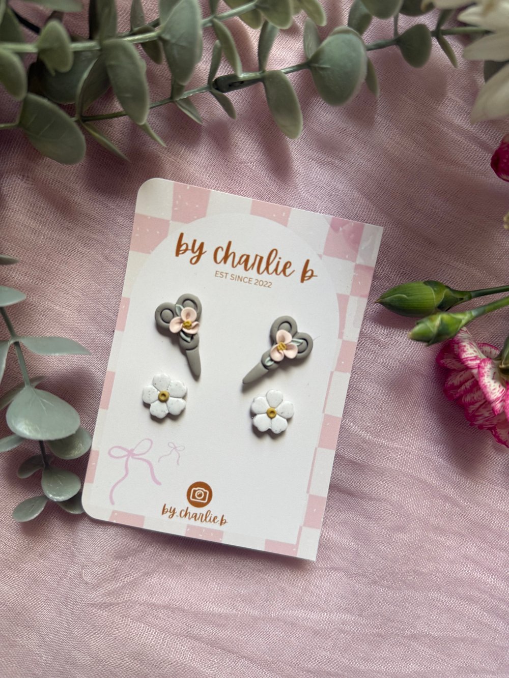 Image of floral scissors stud pack  