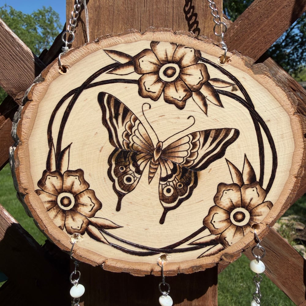 Image of trad flower ring hanging beaded wall art 