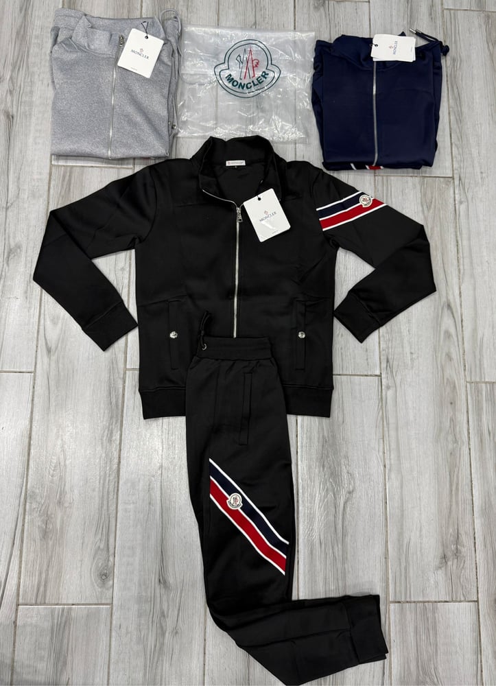 Image of Moncler Tracksuit  (Original  1v1)