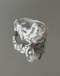 Image of GROTESQUE–04