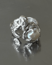 Image of GROTESQUE–01