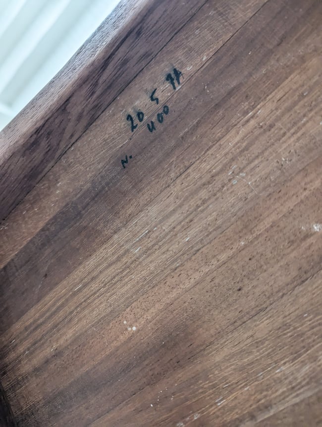 Petite table scandinave 1977. 