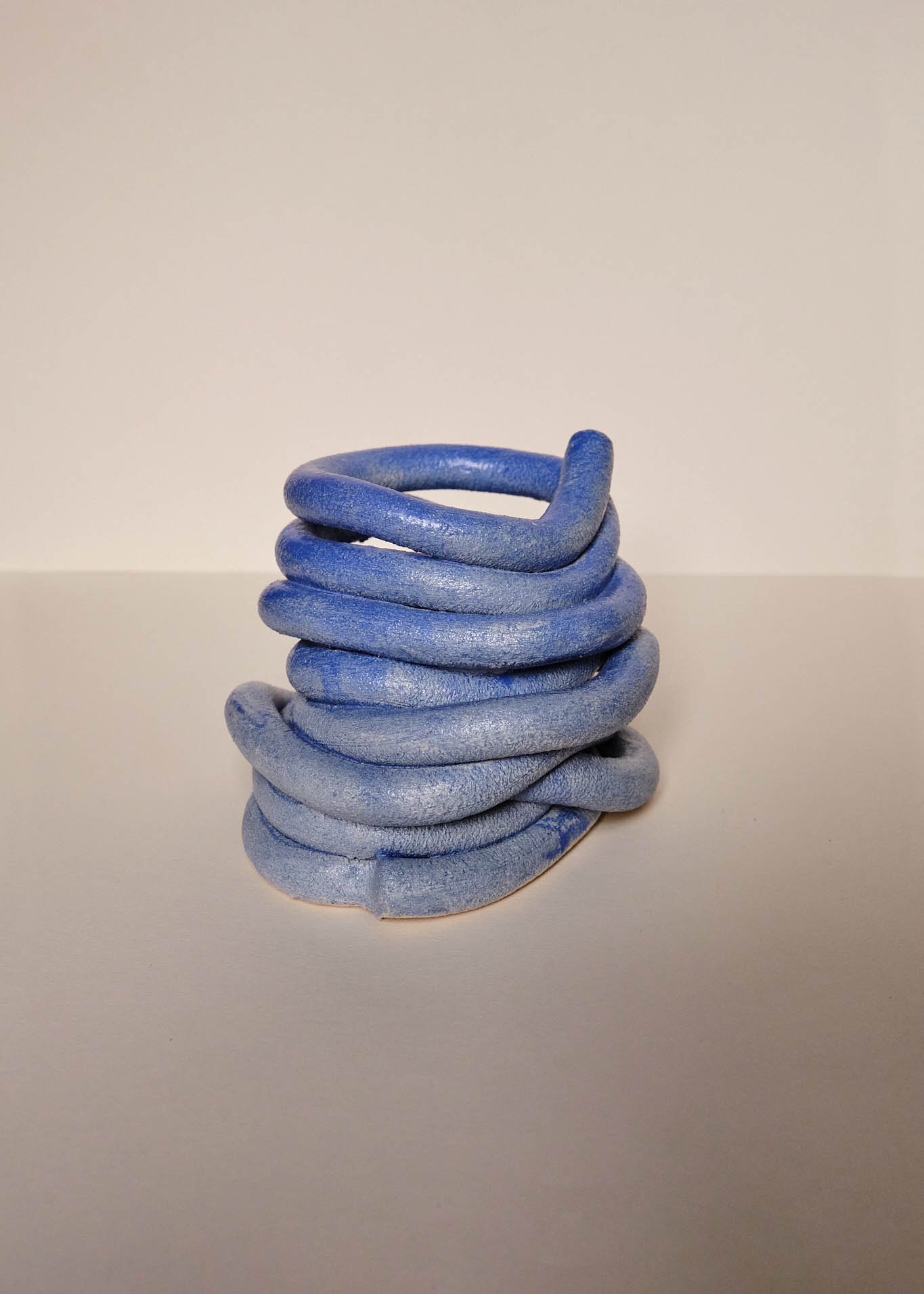 Image of Escultura Sabi de cerámica Azul