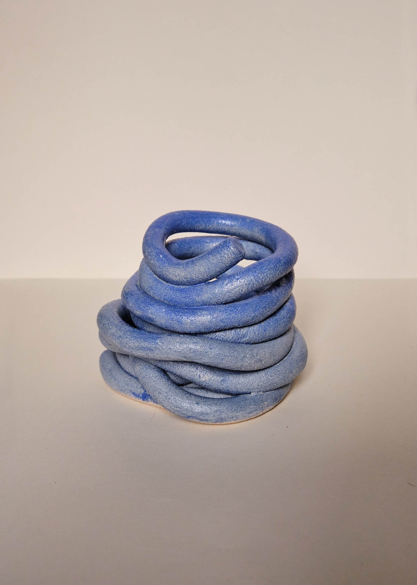 Image of Escultura Sabi de cerámica Azul