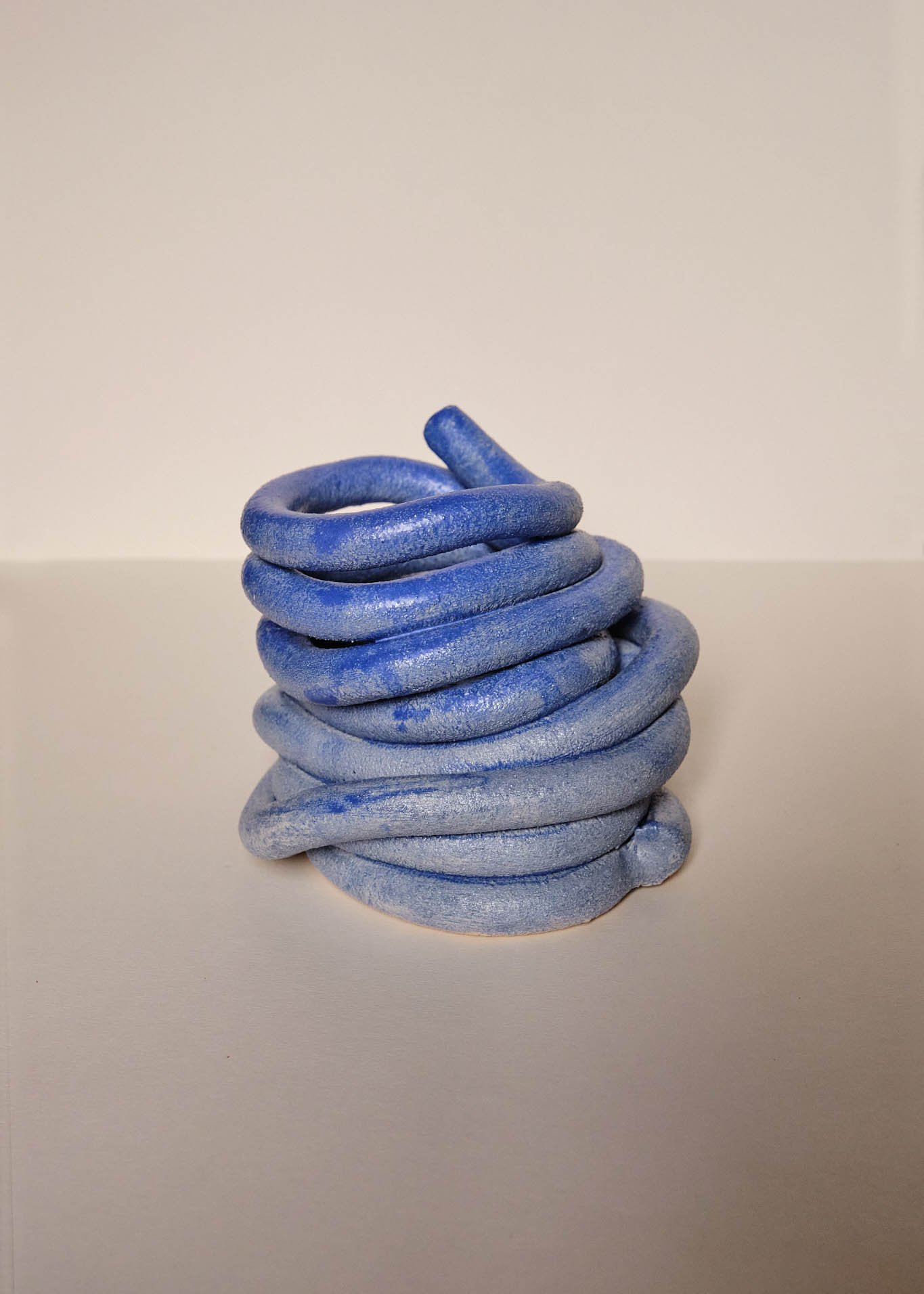 Image of Escultura Sabi de cerámica Azul