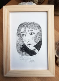 Image 1 of Petite vampire mélancolique