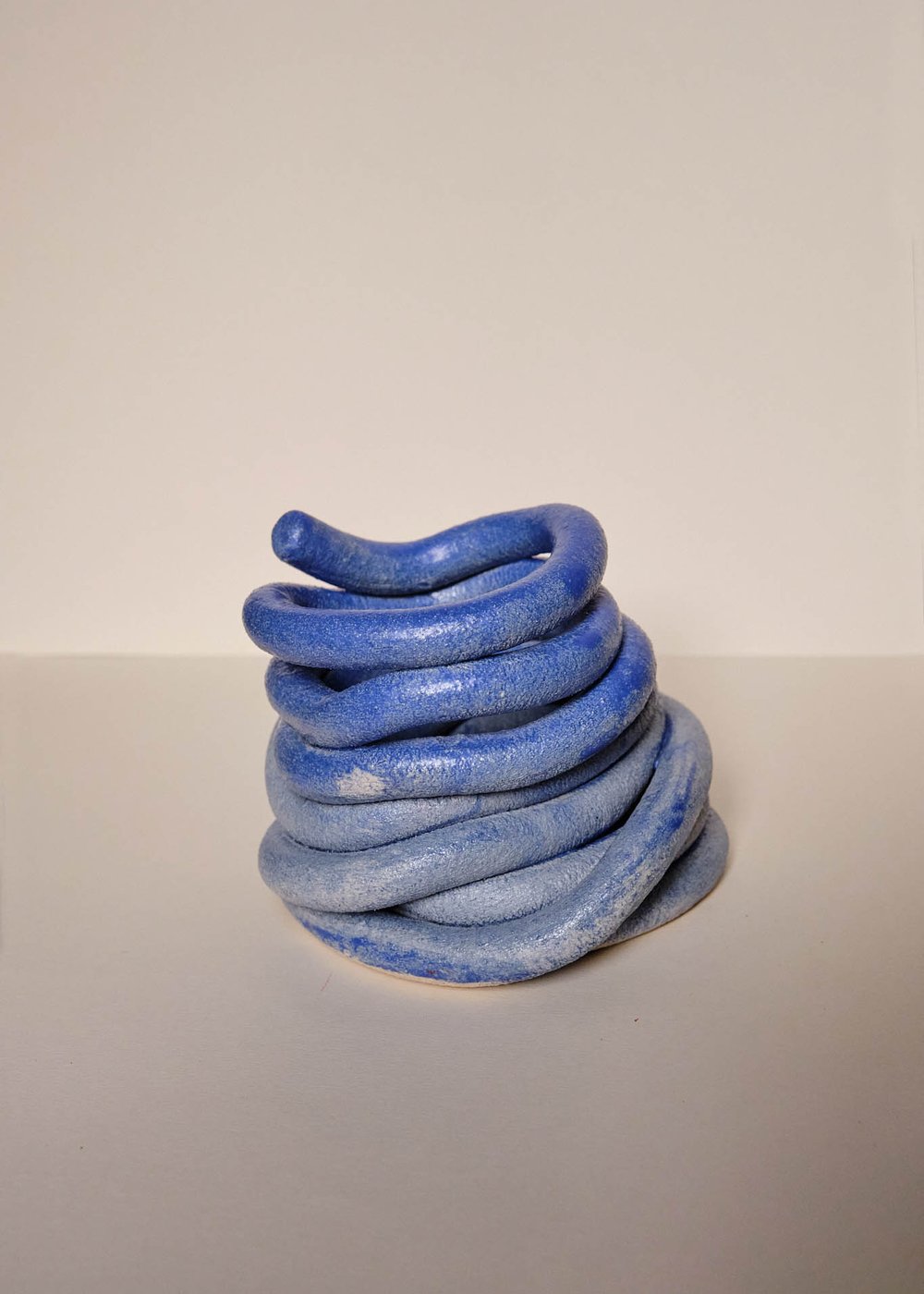 Image of Escultura Sabi de cerámica Azul