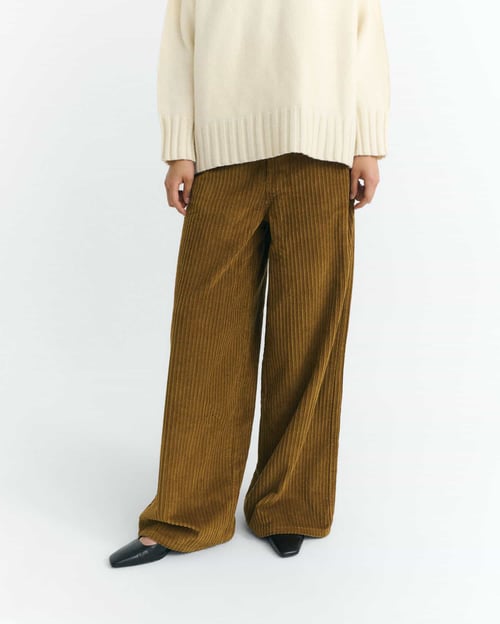 Image of 2- Pantalón Light Oak Corduroy Hedda Pants