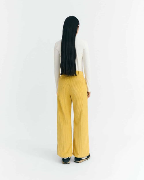 Image of 2-Pantalón pana amarillo Butter Corduroy Karina Pants