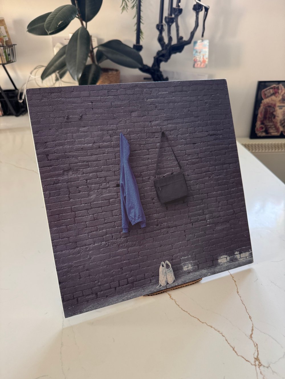 WDYDI: SPARKLY RED PAINTED APPLE