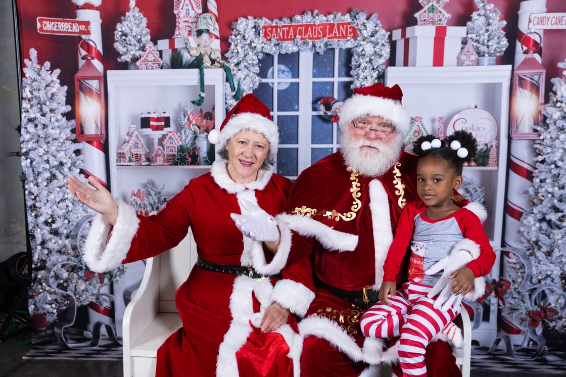 Image of Santa Pictures ( $25 retainer fee)