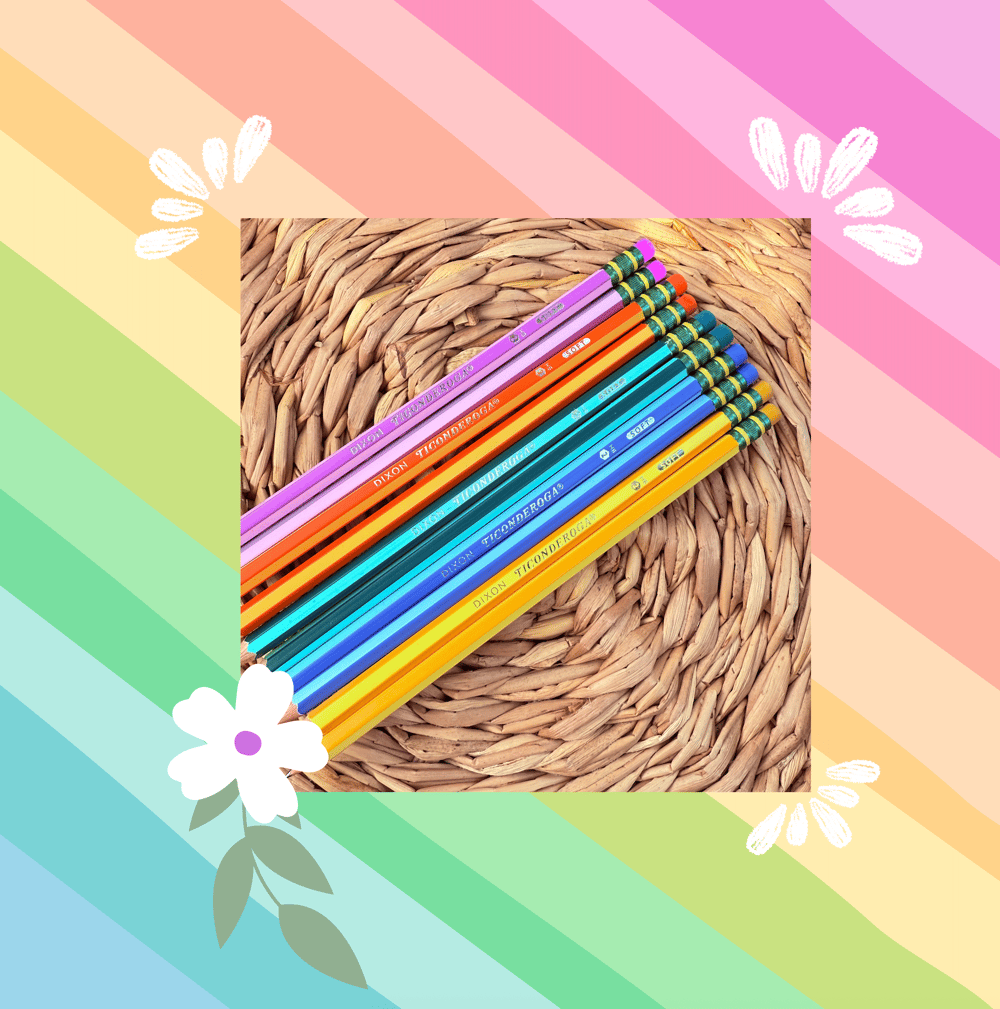 Image of Two-Tone Pencils First Name and Character/Lápices bicolor con nombre y personaje