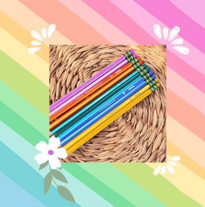 Image of Two-Tone Pencils First Name and Character/Lápices bicolor con nombre y personaje