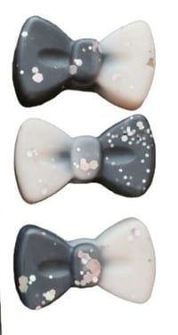 Image 3 of Pack of bows 