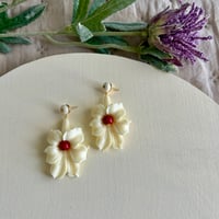 Image 1 of Pendiente Flor de Lis-