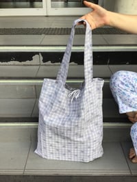 Image 4 of Maxi-sac de chineuse Yvan - Fleurs sur quadrillage lavande 