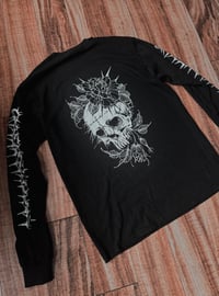 Image 3 of Skull and rose long sleeve 