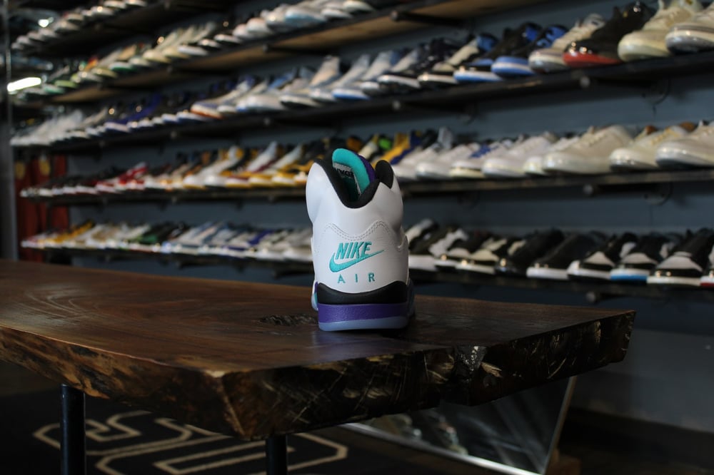 Air Jordan V (5) "Grape" (2025)