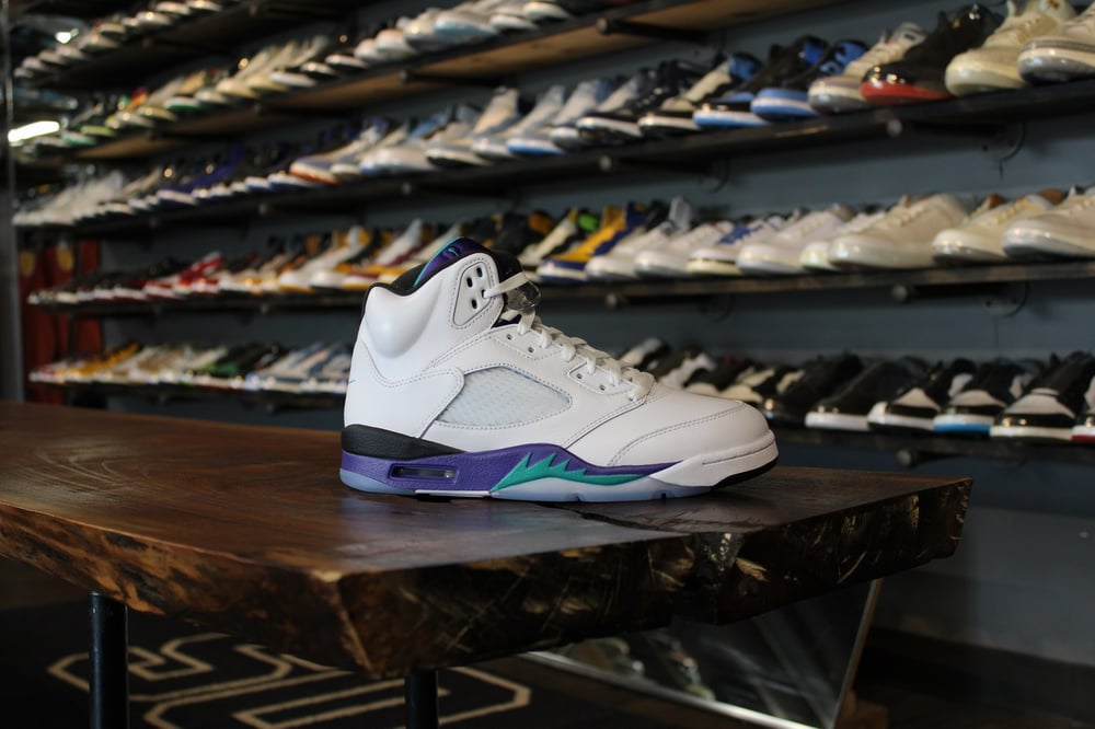 Air Jordan V (5) "Grape" (2025)