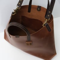 Image 6 of Large Hex Two-way Tote in toasted caramel
