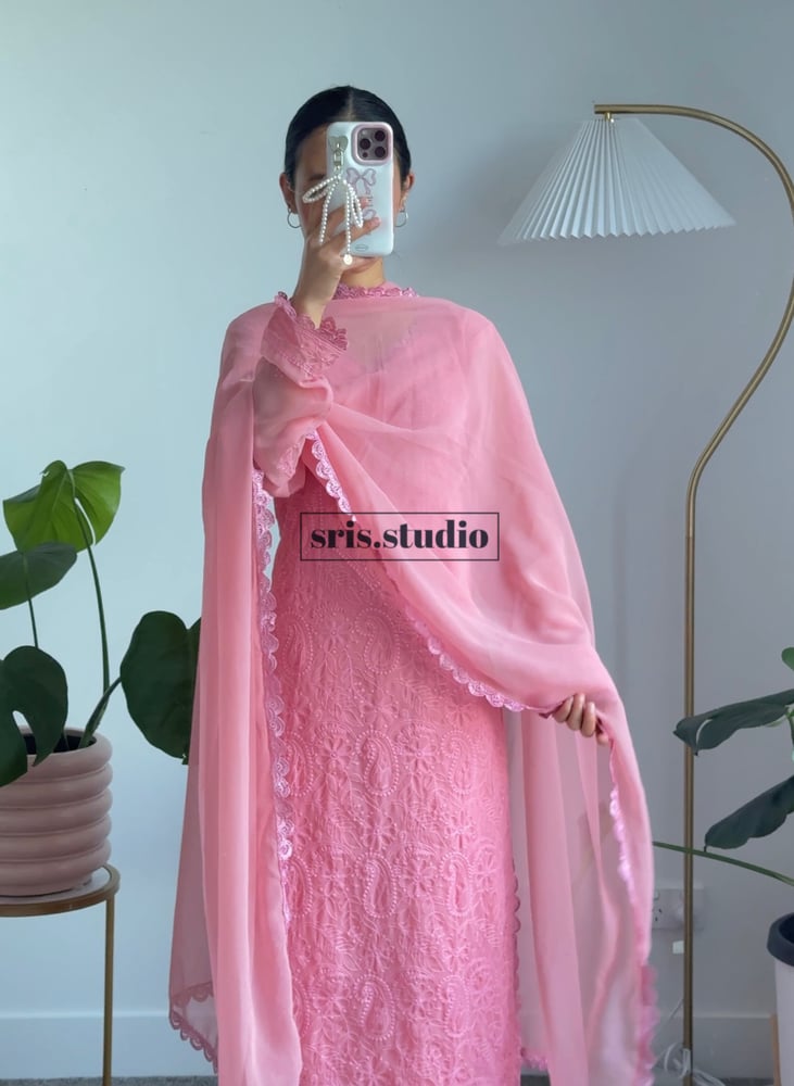 Image of Bubblegum pink three piece kurtha set 
