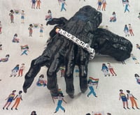 Image 2 of Be Queens