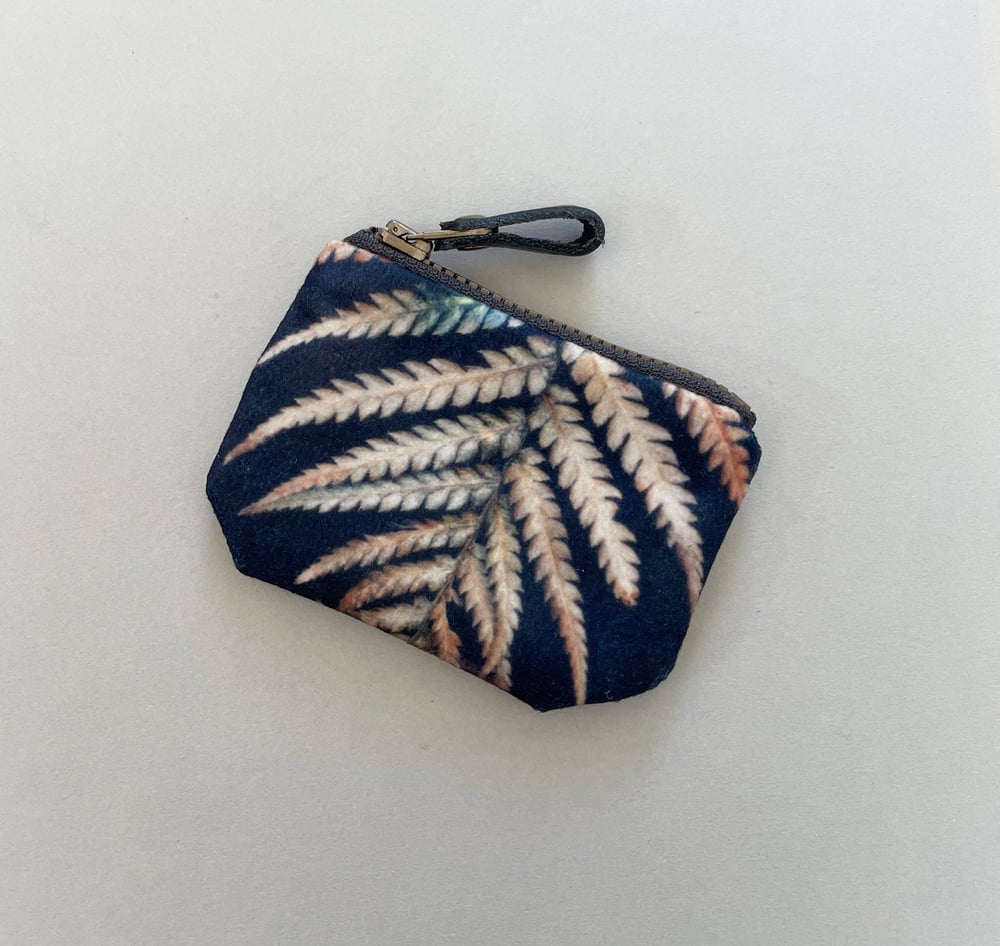 Image of Fern, tiny zipper purse