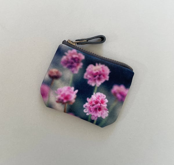 Image of Thrift flower, tiny zipper purse