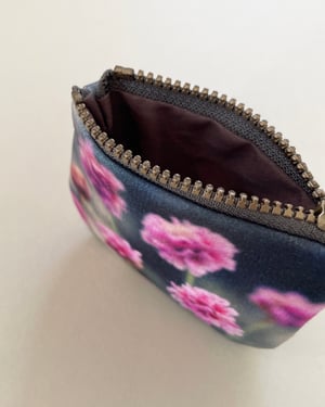 Image of Thrift flower, tiny zipper purse