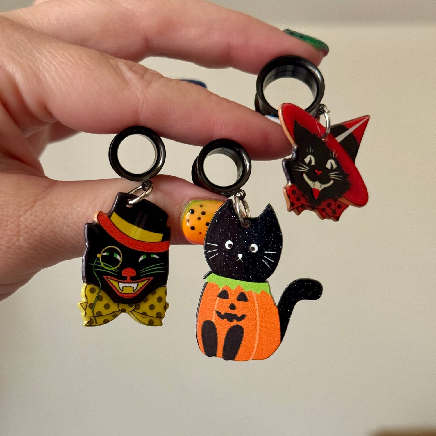 Image of Spooky Black Cat Dangles (sizes 4g-2")