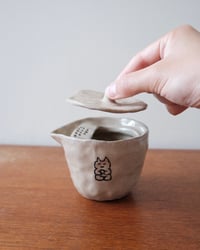 Image 2 of Travel ceramic teapot