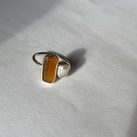 Image 5 of AMBER/PEARL SIREN RING (T)