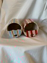 Image 4 of hot to go stripe mug