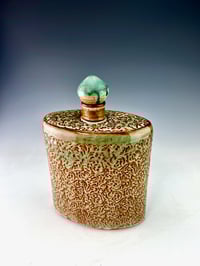 Decanter, textured, stoppered (BSG)
