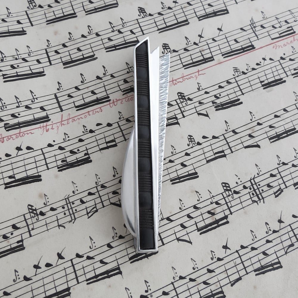 Image of D Throw Kilt Pin