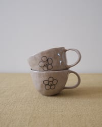 Image 3 of Tea pot set with two cups (with handle)