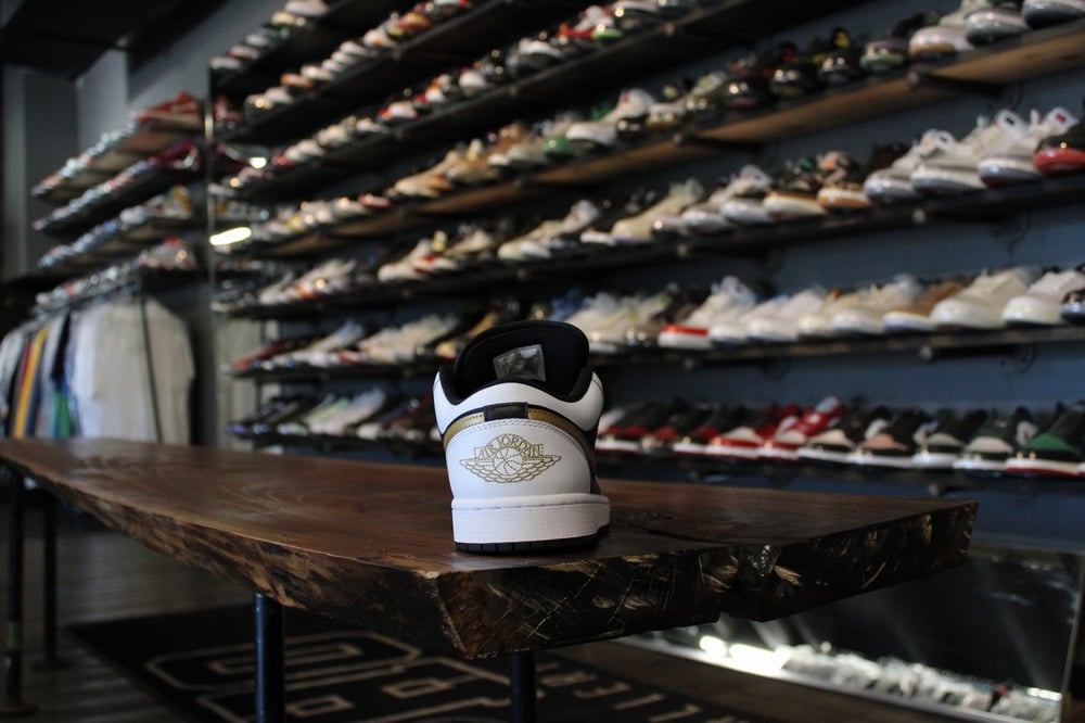 Air Jordan I (1) Low "White/Metallic Gold"