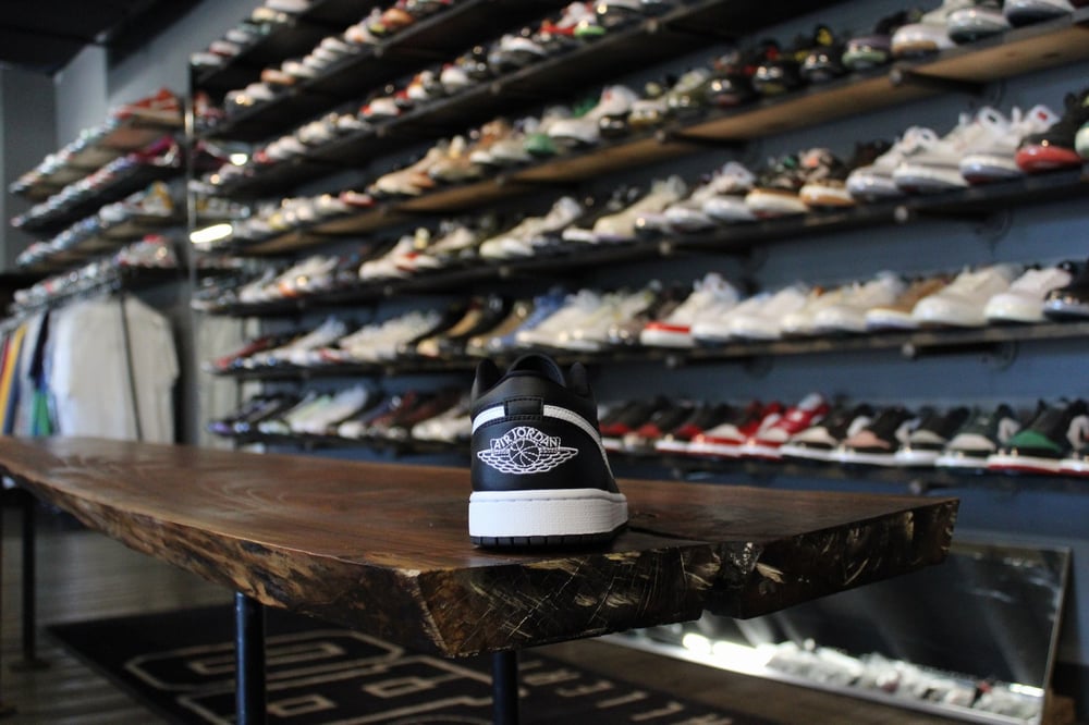 Air Jordan I (1) Low "Black/White" WMNS