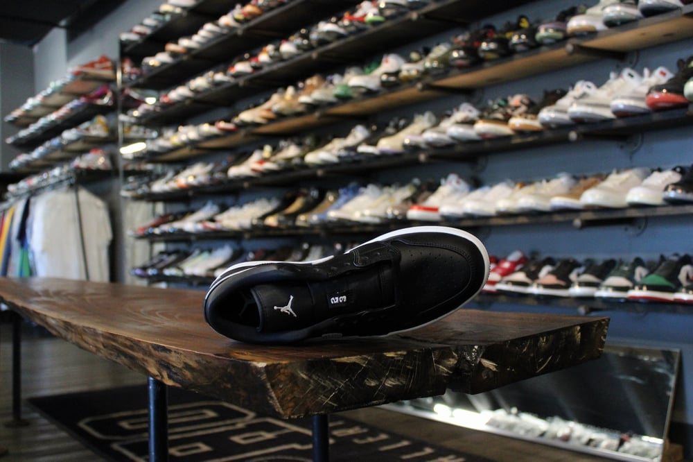 Air Jordan I (1) Low "Black/White" WMNS