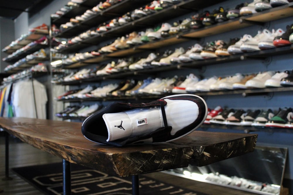 Air Jordan I (1) Low "Utility/Blk/Wht" WMNS